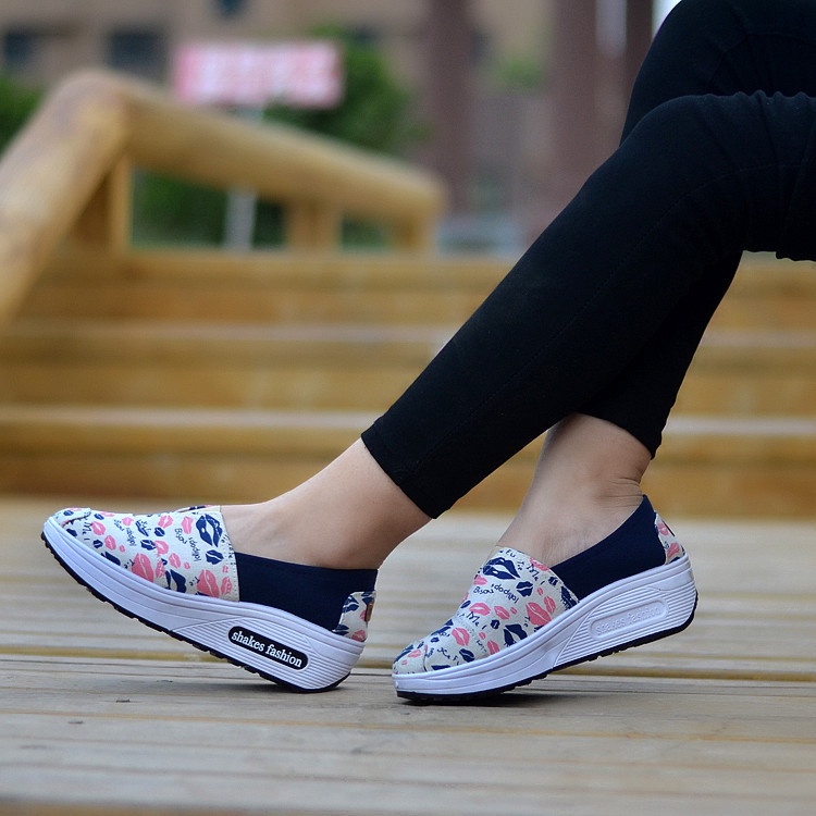 TOPGROSIR LV0116 Sepatu Sneakers Wanita Import Motif Lolipops