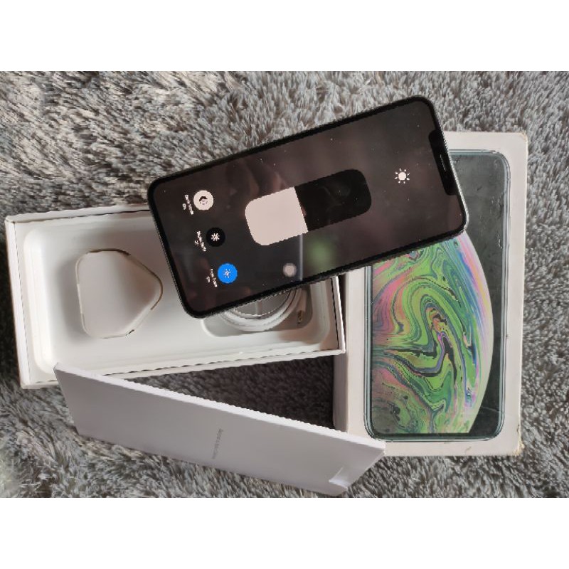 iPhone xs max 64 gb space grey SU fullset ios terbaru 14.51