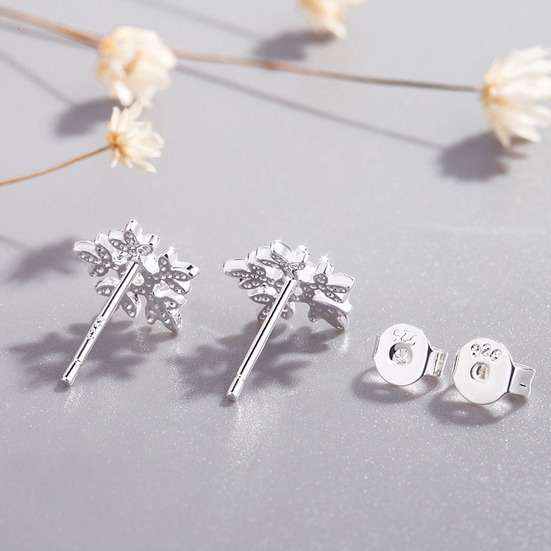 Anting Tusuk Motif Snowflake Warna Silver Gaya Korea Untuk Wanita