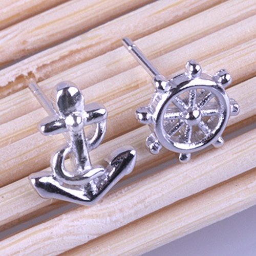 Hu Hu Hu Hu Hu Alat Bantu Pasang Kacamata♡ Anting Tusuk Asimetris Model Jangkar / Kemudi Kapal Warna Silver Untuk Wanita