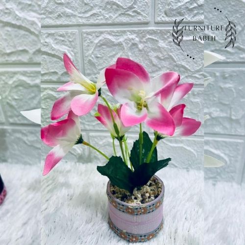 Bunga Hias Plastik Lily Mini Tidak Layu Anggun