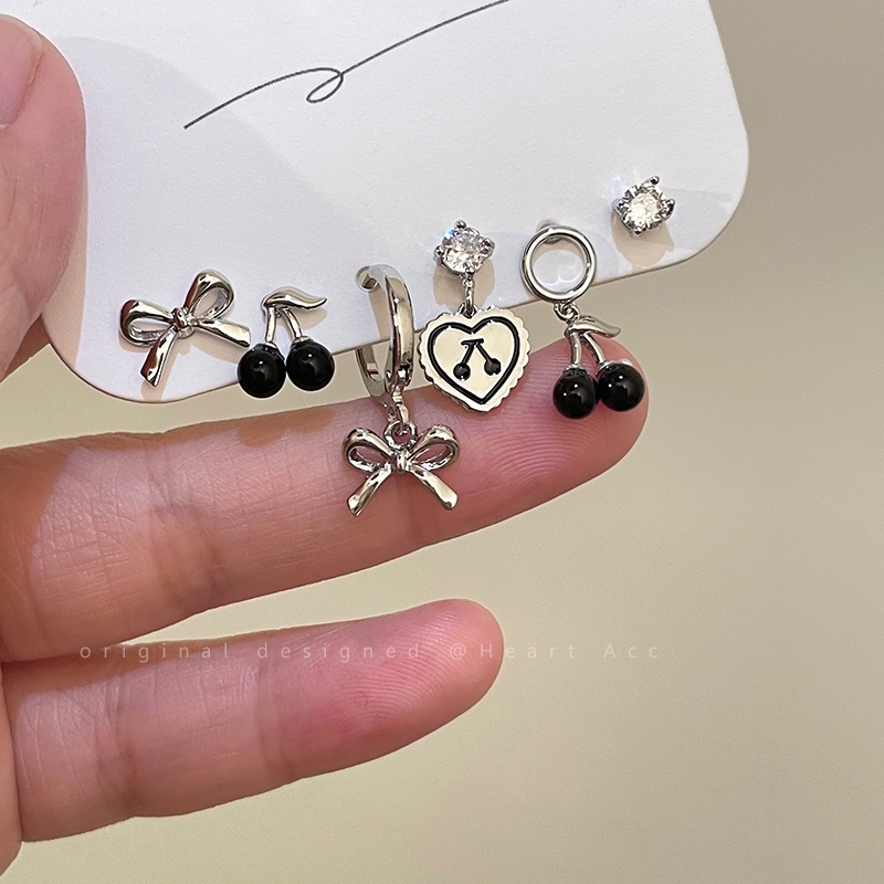 6pcs / Set Anting Tusuk Gaya Korea Bentuk Cherry Hitam Aksen Kristal Untuk Perhiasan Wanita