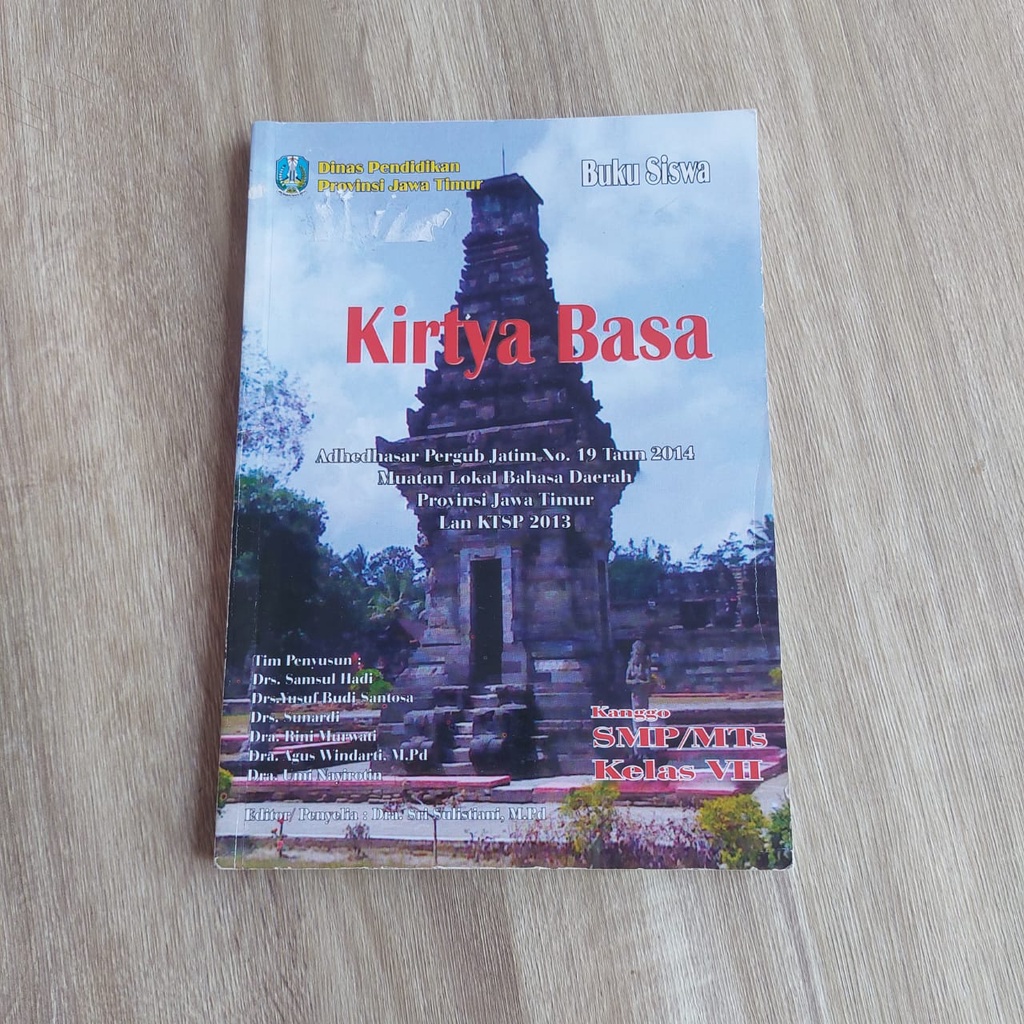 

Buku siswa Dinas Pendidikan Provinsi Jawa Timur Kirtya Basa kanggo SMP/MTs kelas 7