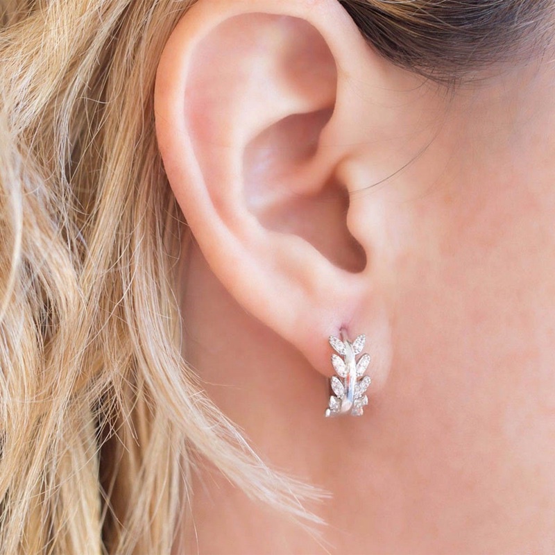 [Women Vintage Geometric Crystal Leaf Hoops Stud Earrings] [Ladies Elegant Rhinestone Studs Earrings] [Korean INS Simple Style Bridal Wedding Party Ear Jewelry]