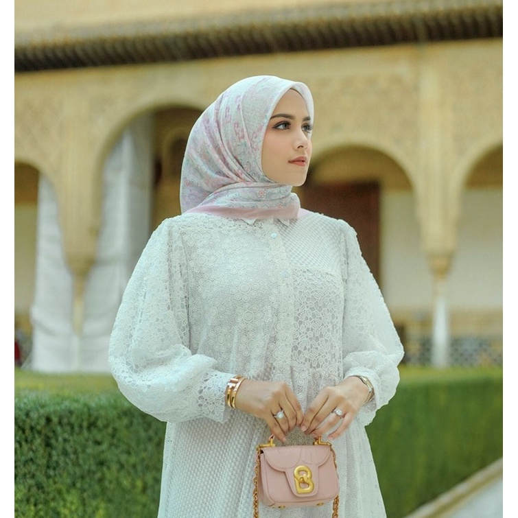 Buttonscarves granada white pink