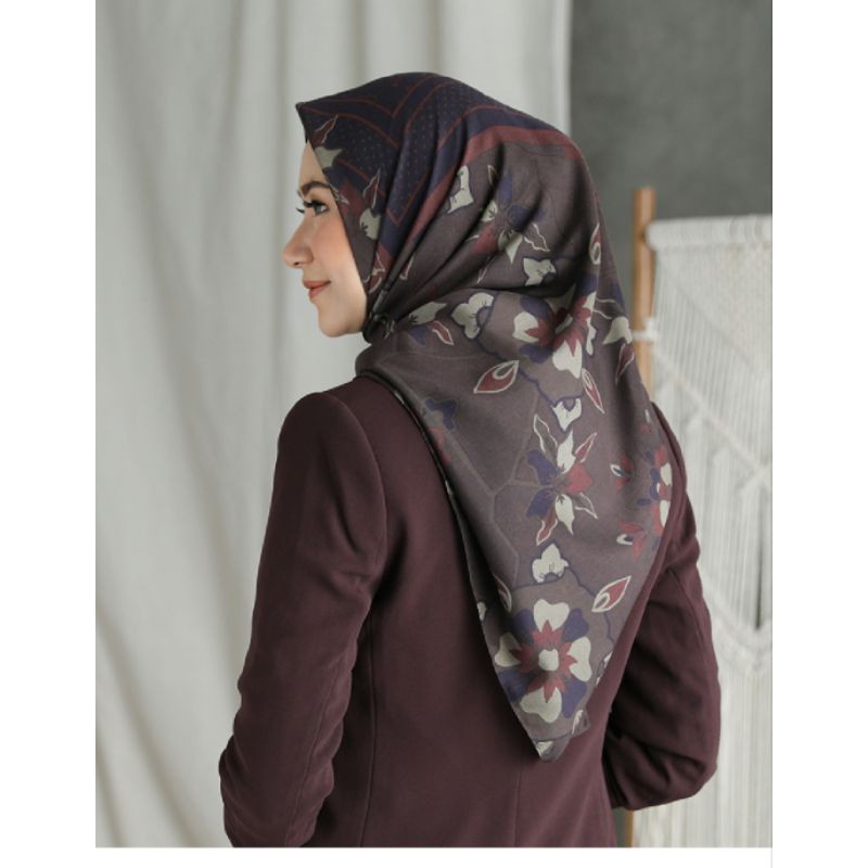 Ziya Scarf Heaven lights