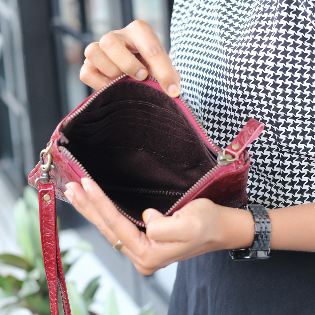 TERBARU !! TERMURAH, POUCH KULIT ASLI WANITA HARRY / FREE GRAVIR NAMA DI CLUTCH