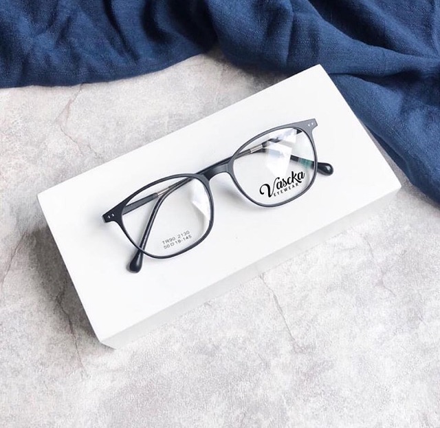 SELLY EYEGLASSES