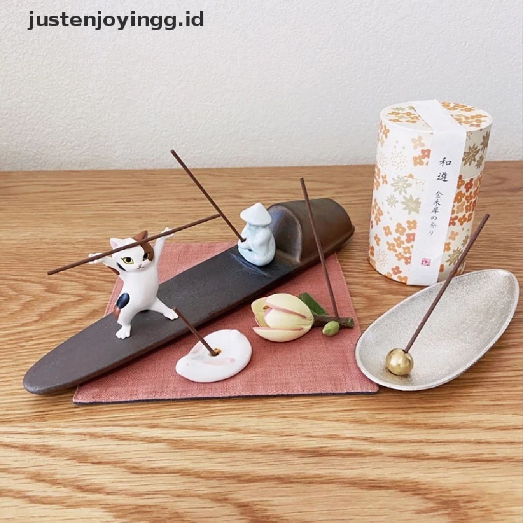 Stand holder Pulpen Desain Kucing Untuk Meja