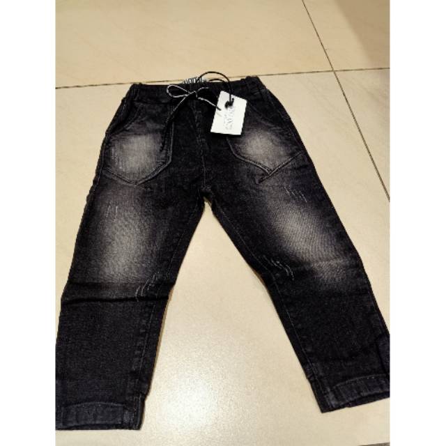 Celana panjang jeans by brand PITO DITO.