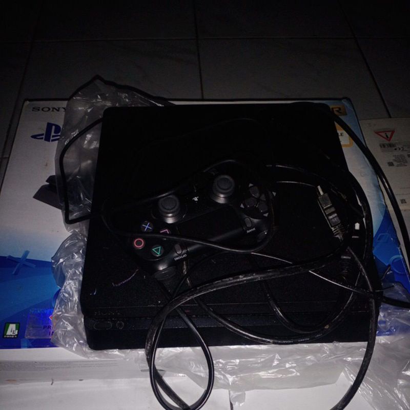 ps 4 500gb. slim ori