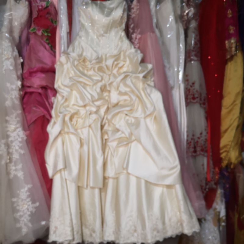 gaun pengantin second