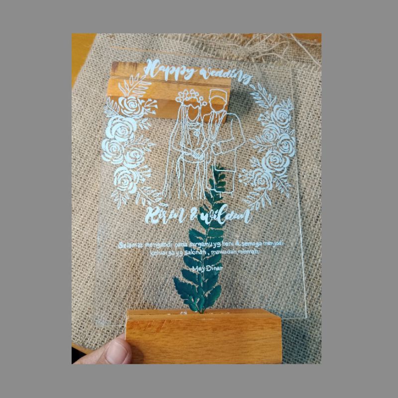 

KADO AKRILIK AESTHETIC KADO PERNIKAHAN AKSESORIS