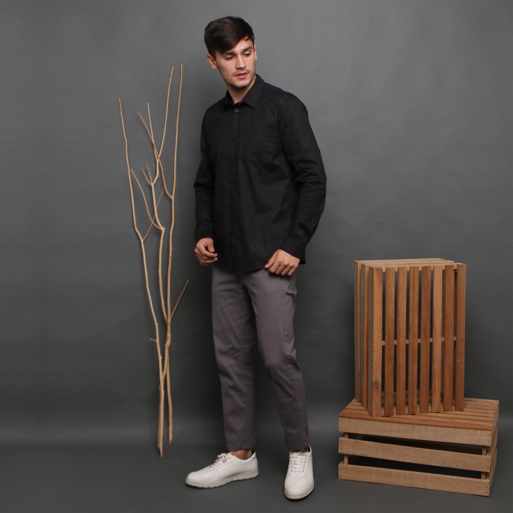 YUNG Kemeja Pria Basic Polos Panjang Poplin Stretch