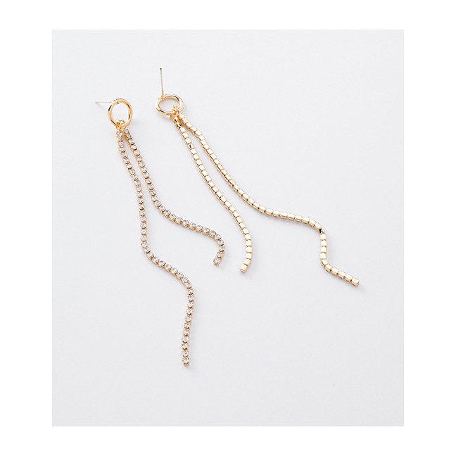 LRC Anting Tusuk Fashion Gold 925 Silver Needle Ring Rhinestone Tassel Earrings D02399