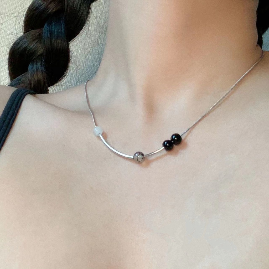 Kalung Rantai Klavikula Hias Batu Alam Warna Hitam Putih Gaya Vintage Korea Untuk Wanita