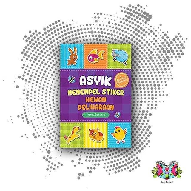 Asyik menempel stiker hewan peliharaan