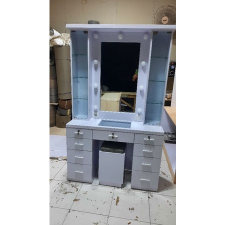 meja rias minimalis hpl
