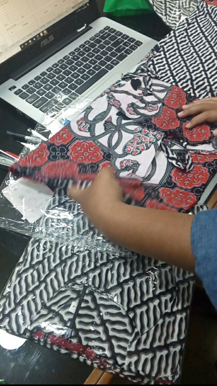 Promo Batik Couple Keluarga Sarimbit Sania Ruffle Batik Ori Ndoro Jowi Motif Morena