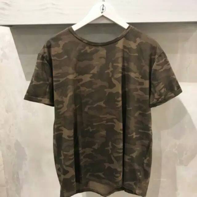 Stradivarius Army Tshirt Kaos Loreng Tentara Baju Atasan Cewek Green Camo Tee Bershka Pull Bear