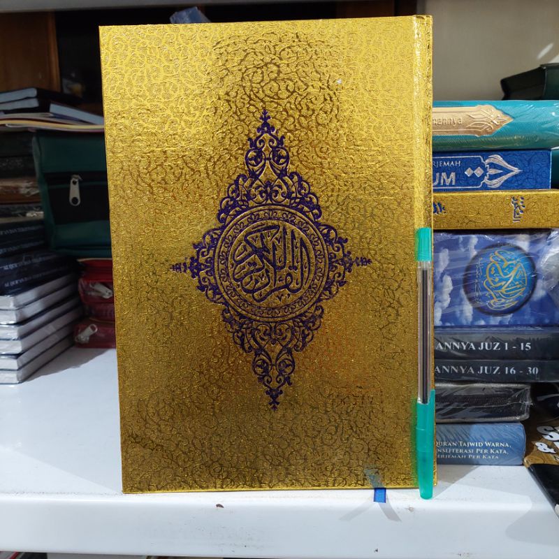 Al-Qur'an AL-GHONIY EMAS Standar HVS 17,5×25,5 cm besar alquran Rasm Utsmani Ayat Pojok quran murah 