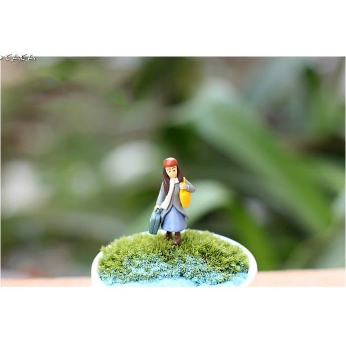 Miniatures - Man and Woman Traveler (1pcs)