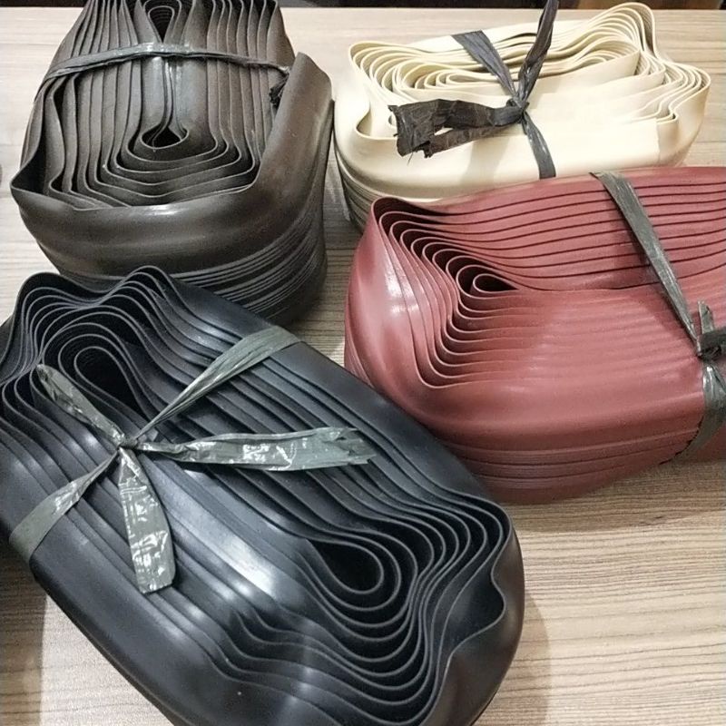 Stepnosing karet / lis tangga karet murah
 4M  
Stepnosing/Tangga / Lis Pengaman Tangga