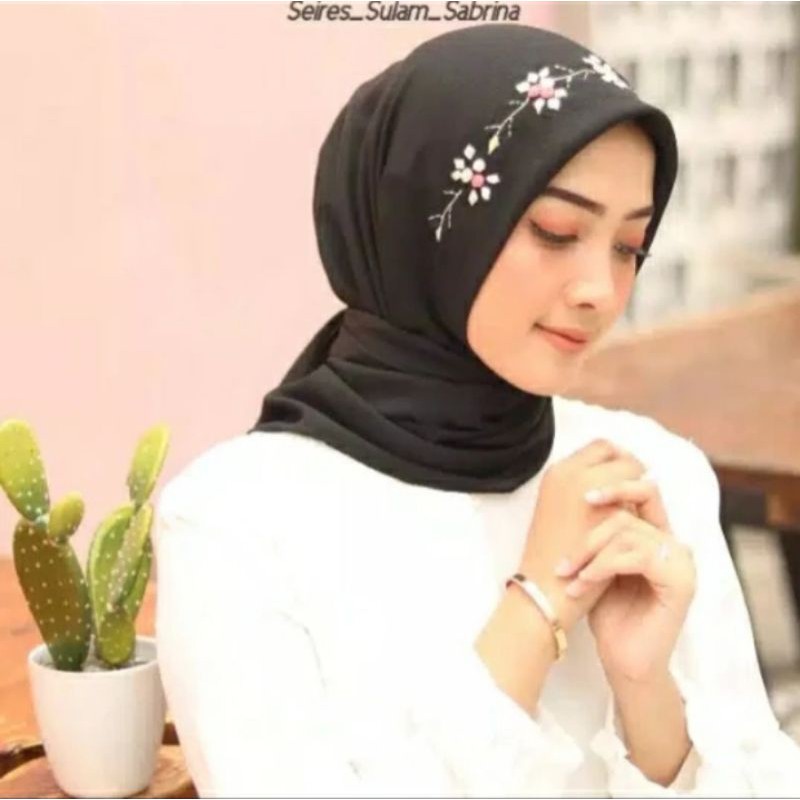 segiempat sulam tangan sabrina jilbab kerudung hijab polycatton sulam mahkota termurah