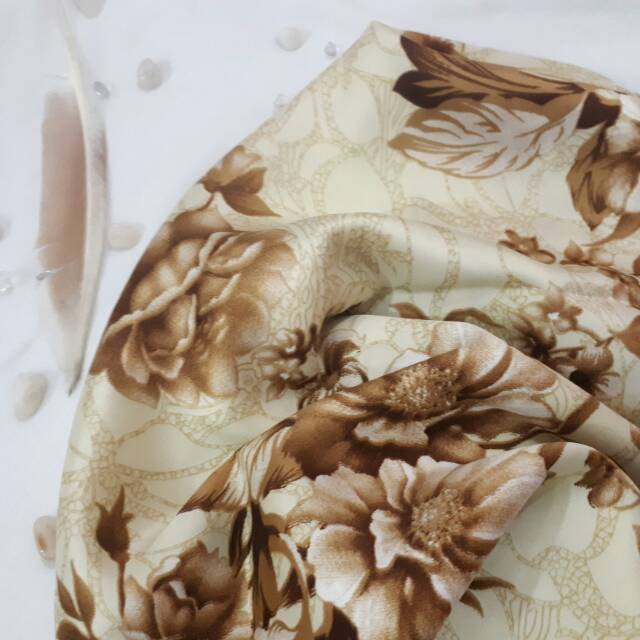 Kerudung / hijab segi4 motif bunga
