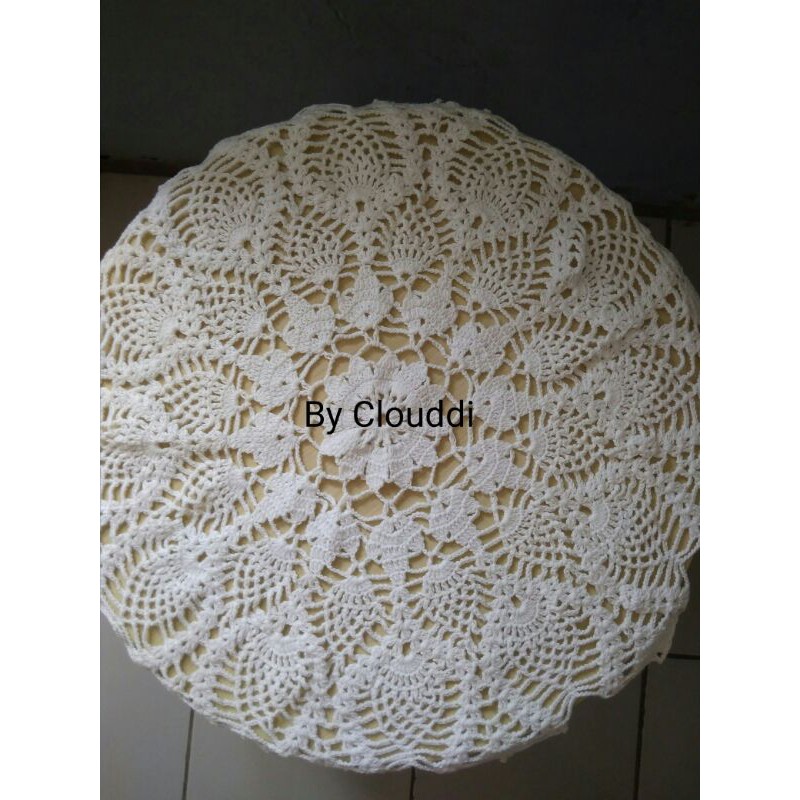 taplak-meja-bundar-rajut