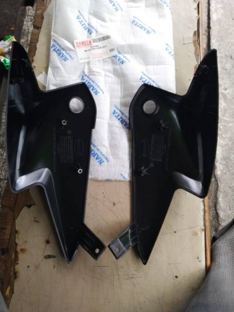 Kupingan lampu depn megapro new monoshok 2011