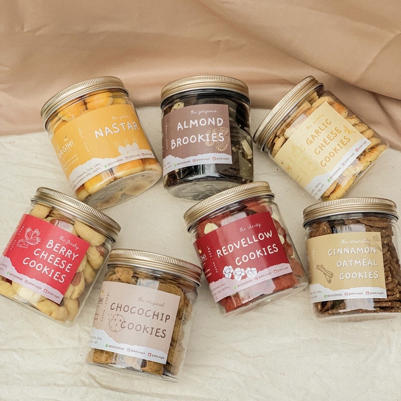 

Kue Kering - EID HAMPERS Cookies, Hampers Lebaran, Graduation Gift, Gift Set, Nastar Lumer, Cookie Jar