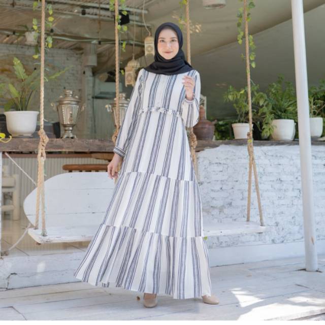 Malte dress off white by heaven lights