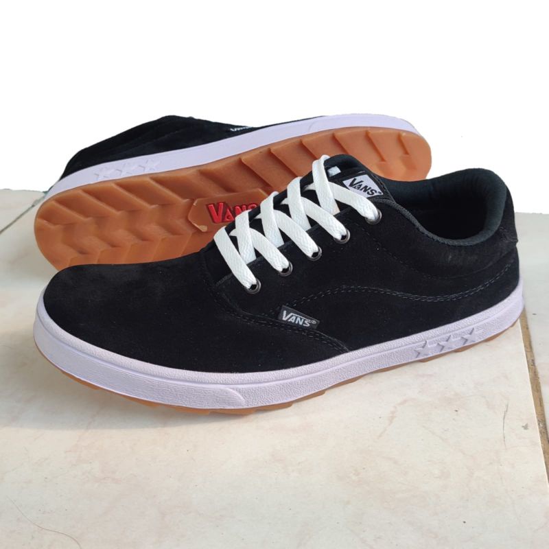 Sepatu Sneakers Pria Original Aldhis H031 Kets Casual Hitam Polos Untuk Sekolah