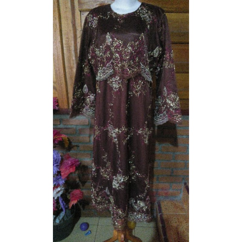 gamis brukat coklat