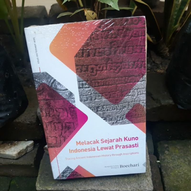 Melacak Sejarah Kuno Indonesia Lewat Prasasti