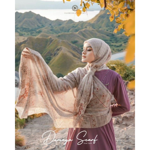 Damayana Scarf By Nadheera Luxury