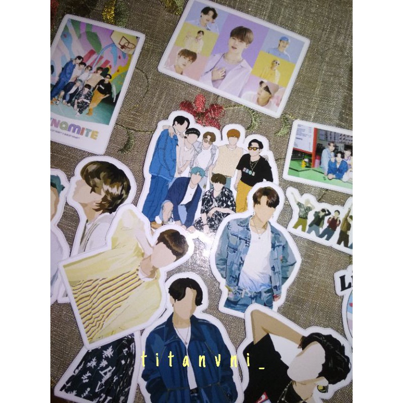 

BTS DYNAMITE STICKER SET