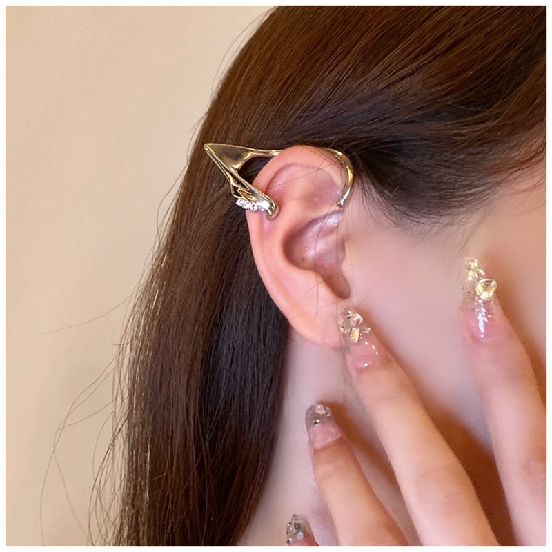 Anting Tusuk Gantung Temperament Desain Rumbai Hias Berlian Gaya Retro Untuk Wanita