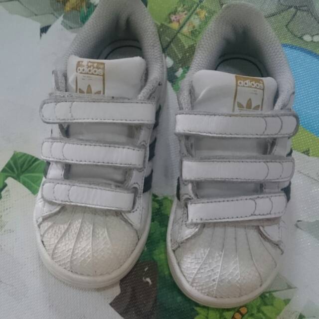 Preloved adidas superstar