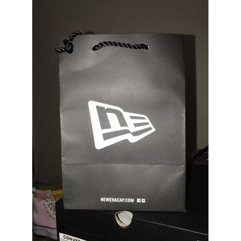 

Paperbag New Era Black 100% Original Resmi