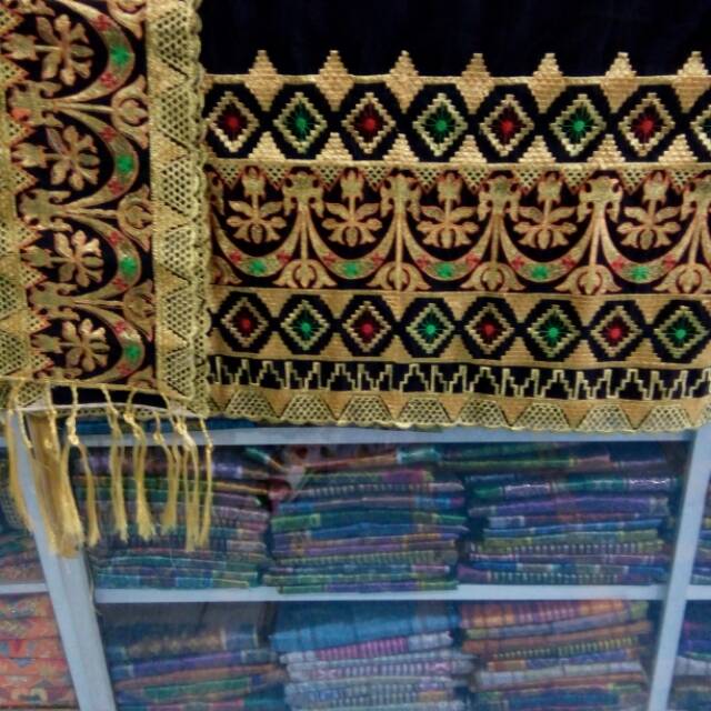 Kain tapis lampung bordir