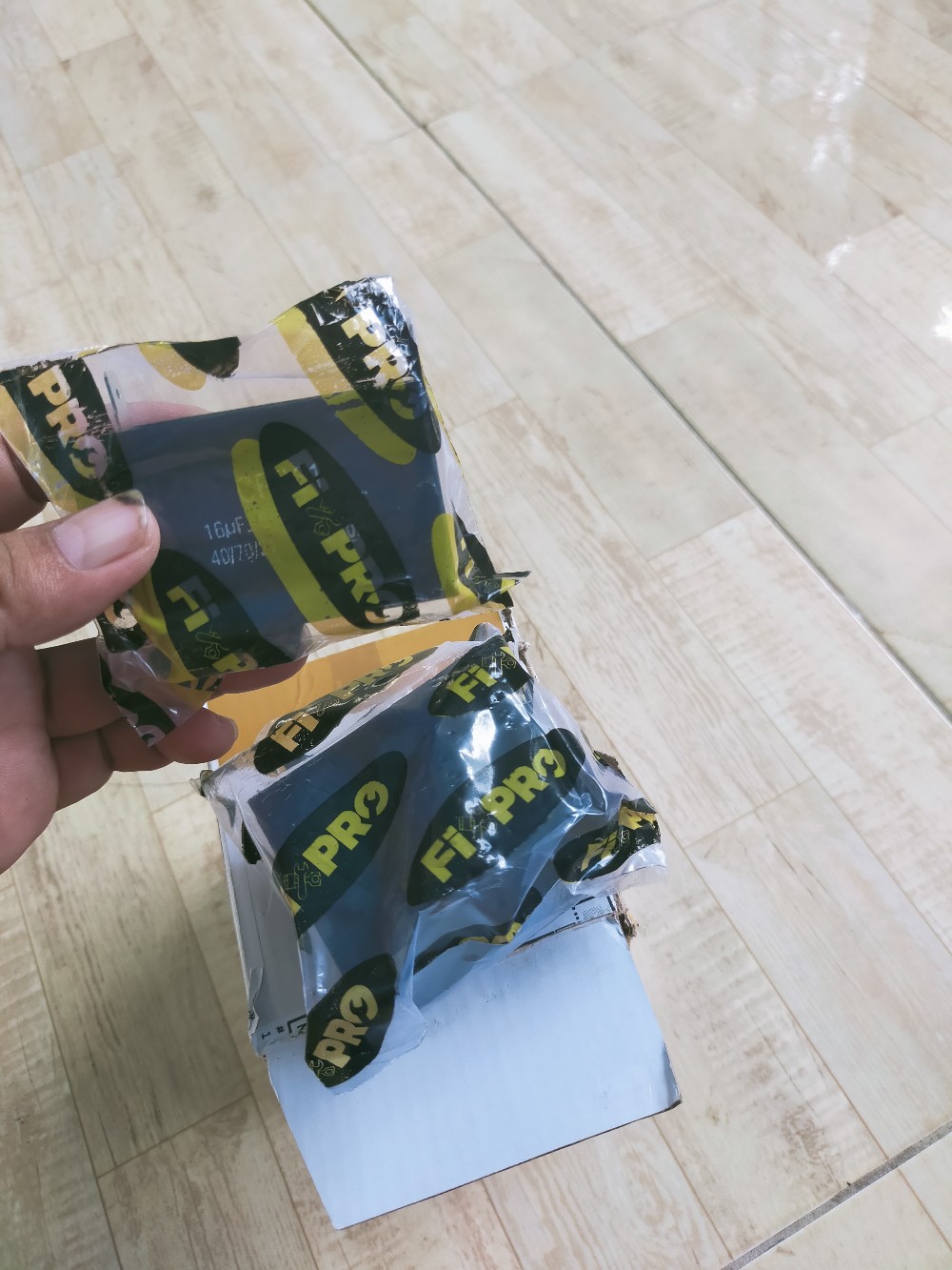 Kapasitor 16 Uf Micro Untuk Genset 700-1000 Watt Body Kecil