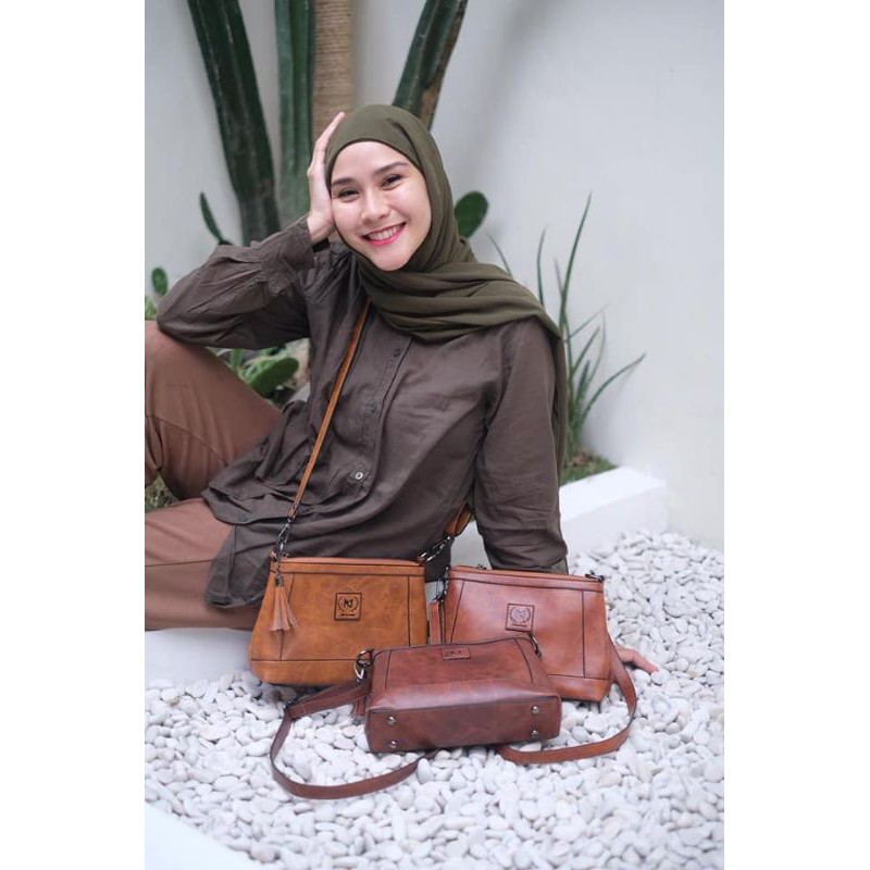 Tas Selempang Tresna Moonzaya