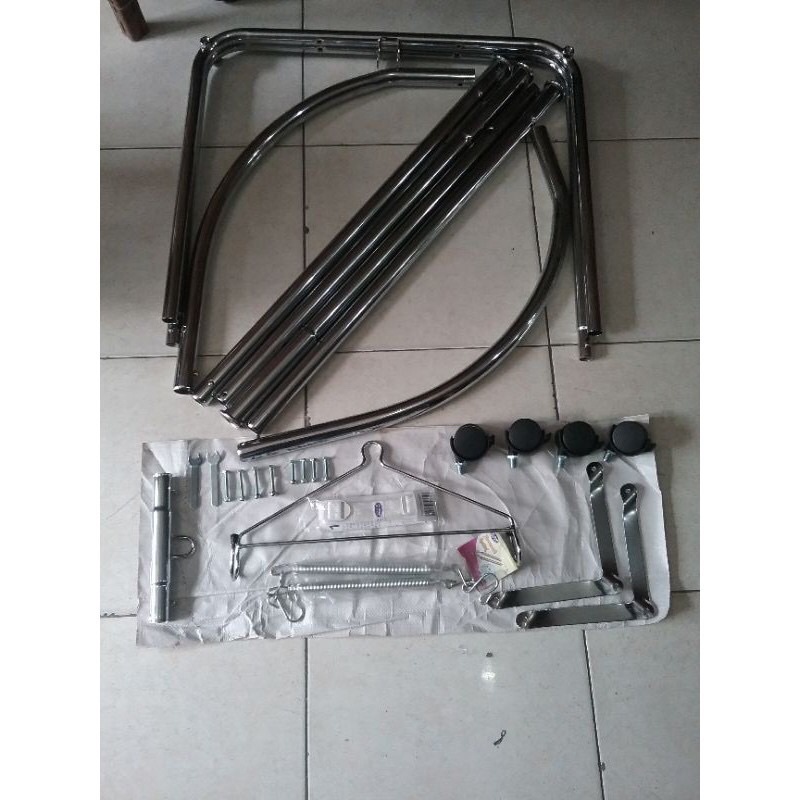 tiang besi ayunan bayi