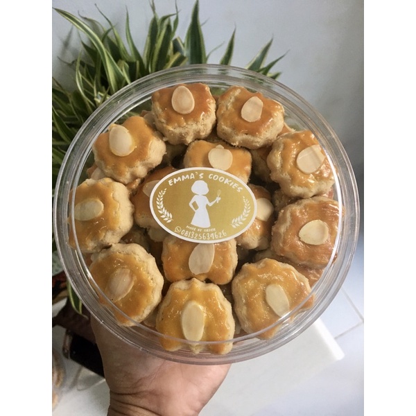 

kue Kacang Toping Almond