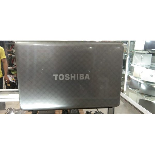 Laptop toshiba L735 core i3 masih mulus