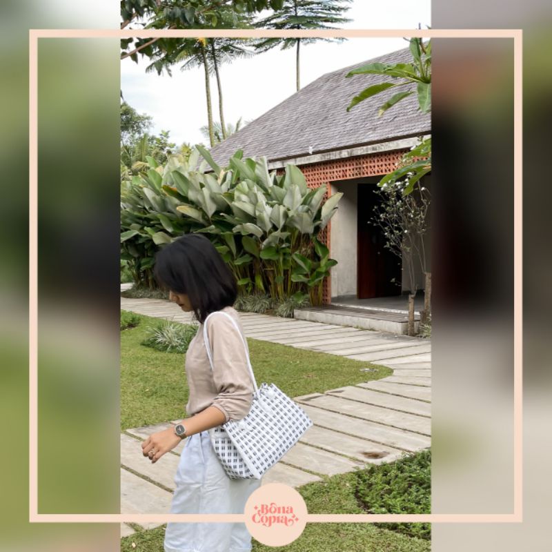 TAS ANYAMAN JALI JALI PREMIUM SIZE L PETTY -BONACOPIA