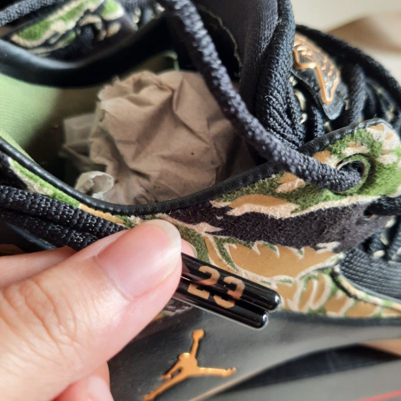 thrift Sepatu Basket Jordan