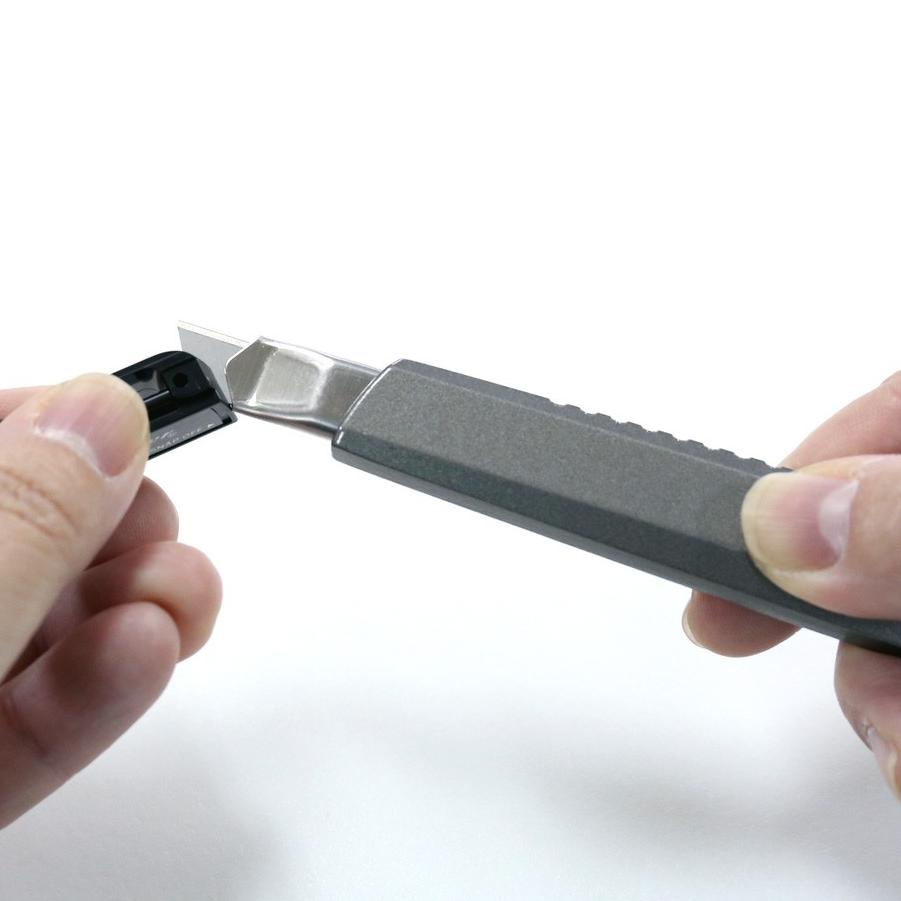 

Terbaru - NT Cutter A-300 GR Body Logam/Besi Original Jepang Japan Auto Lock Metal Grip 售